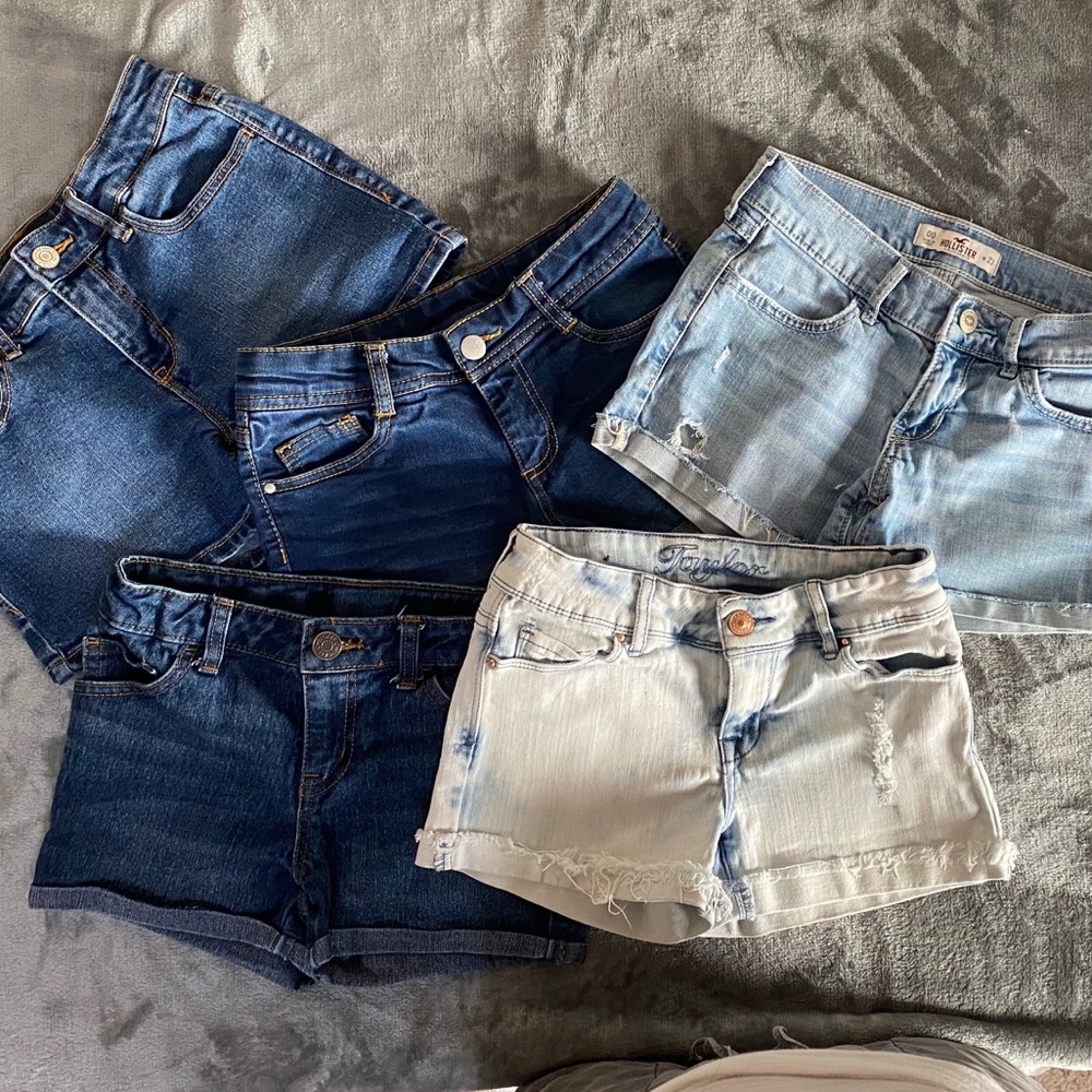 Hollister/others bundle of 6 Juniors/Girls Shorts.